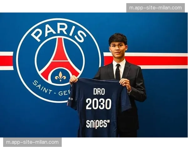 巴黎若遇巴萨将重演经典对决 恩里克面对旧主战术博弈成看点